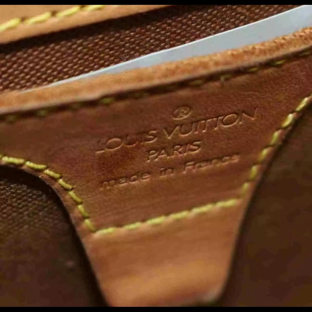 Authentic Louis Vuitton Ellipse Purse Date Code: SP1908 - Picture 4 of 4